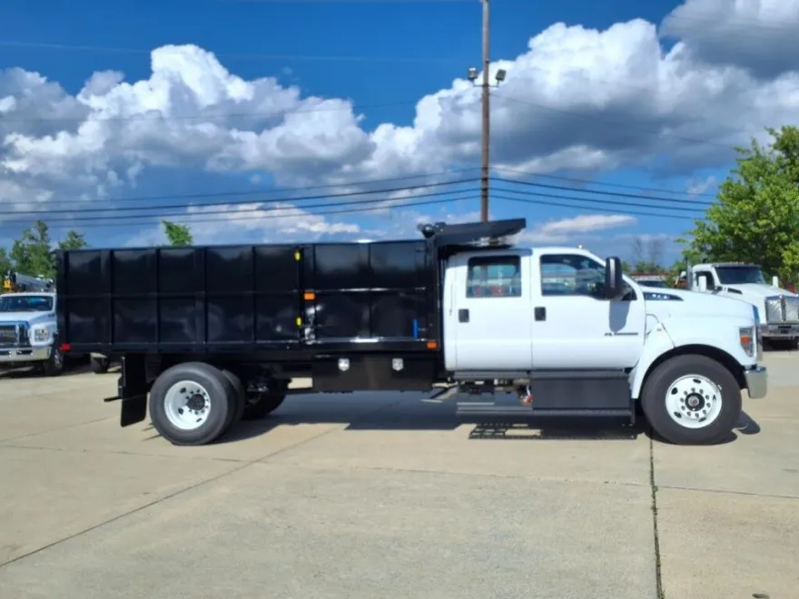 2026 Ford F-650 Base photo 1