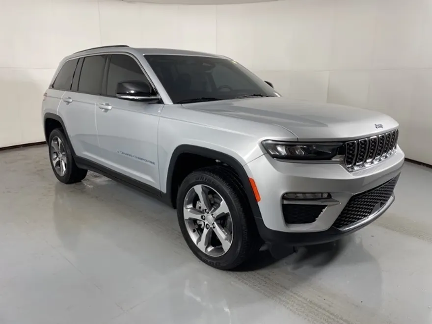 2023 Jeep Cherokee 4xe photo 1