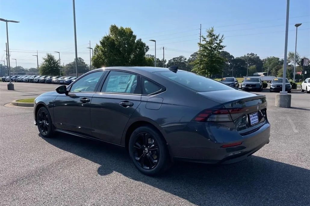 2025 Honda Accord SE photo 1