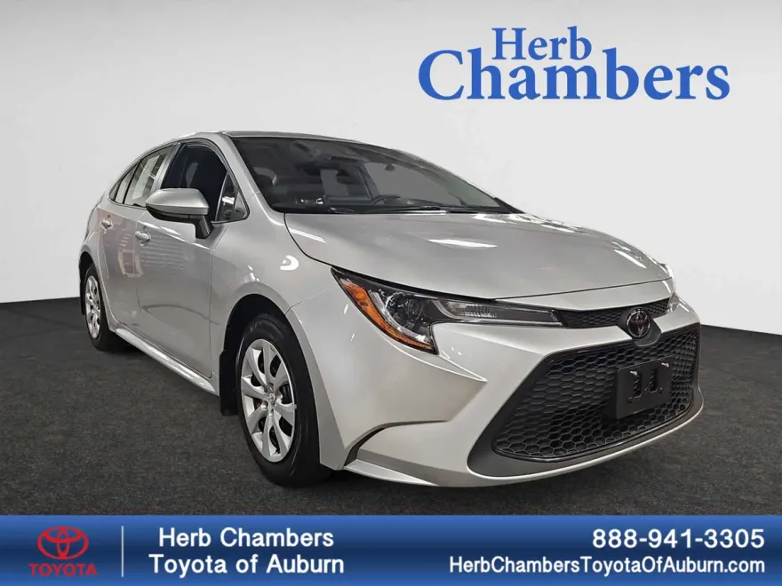 2022 Toyota Corolla LE photo 1