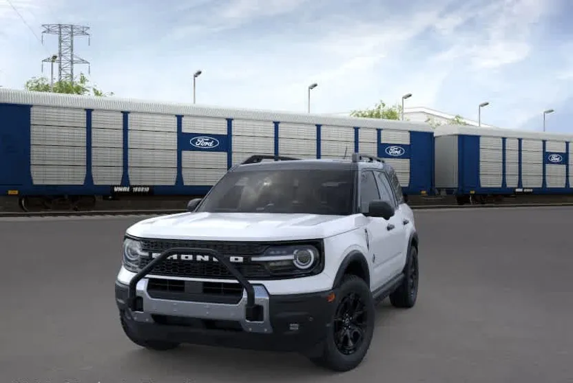 2025 Ford Bronco Sport Outer Banks photo 1