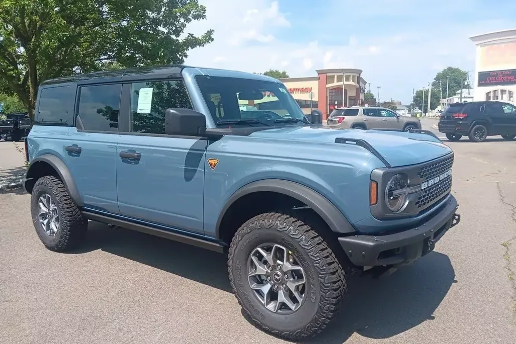 2025 Ford Bronco Badlands photo 1