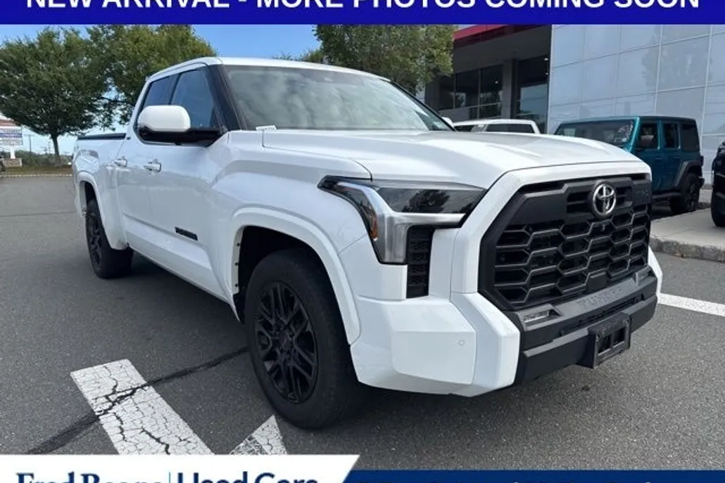2023 Toyota Tundra SR5 photo 1