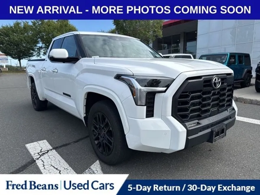 2023 Toyota Tundra SR5 photo 1