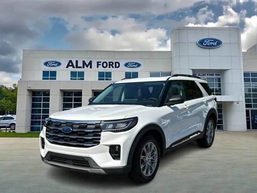 2025 Ford Explorer photo 1