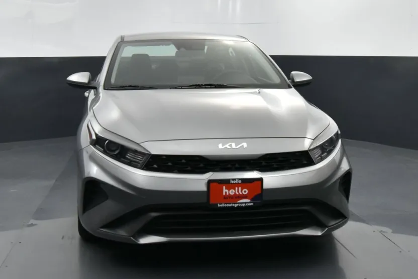 2022 Kia Forte FE LXS photo 1