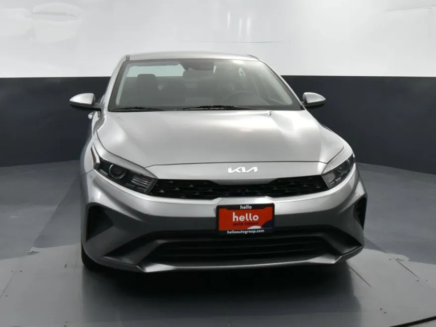 2022 Kia Forte FE LXS photo 1
