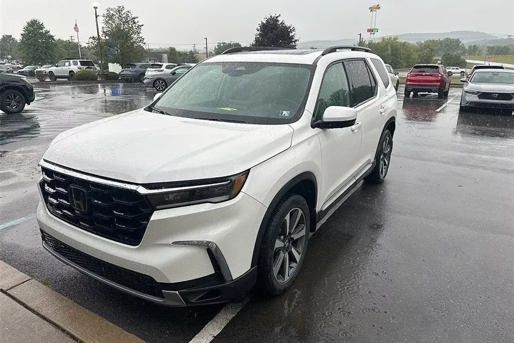 2023 Honda Pilot Elite photo 1