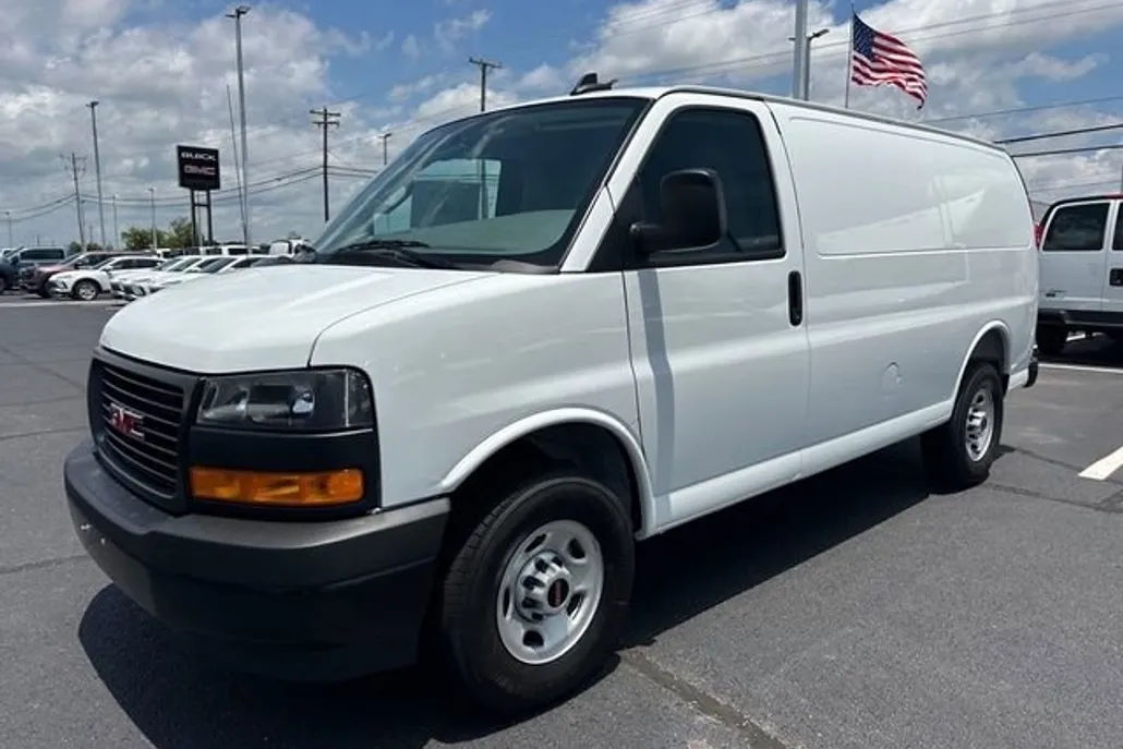 2025 Gmc Savana Cargo 2500 photo 1