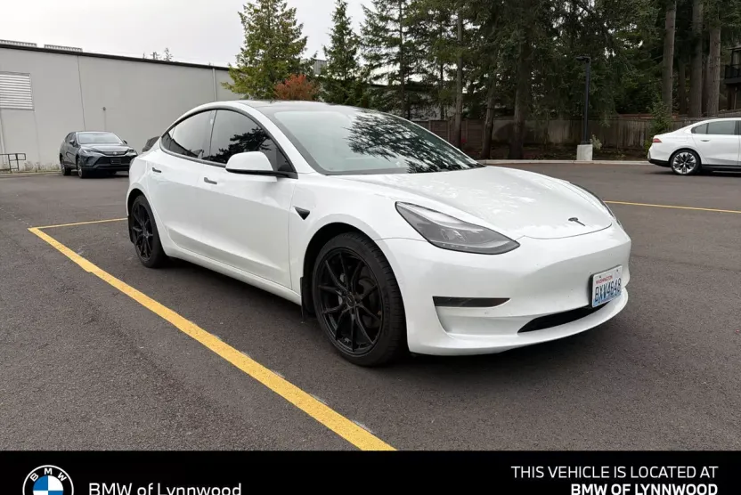 2021 Tesla Model 3 Standard Range Plus photo 1