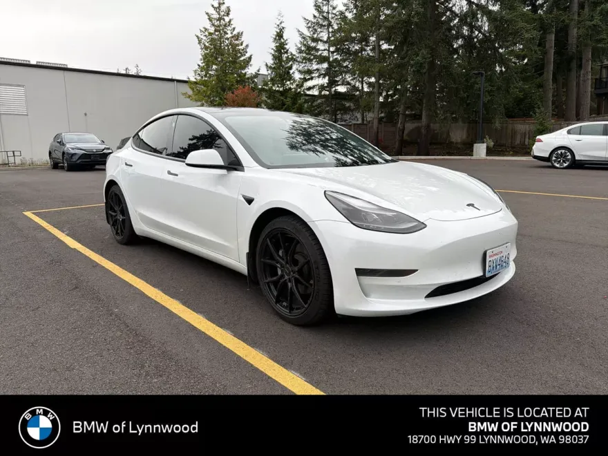 2021 Tesla Model 3 Standard Range Plus photo 1
