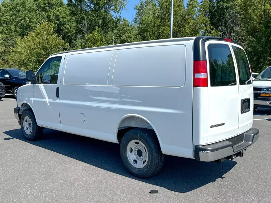 2025 Chevrolet Express Cargo 2500 Van photo 1