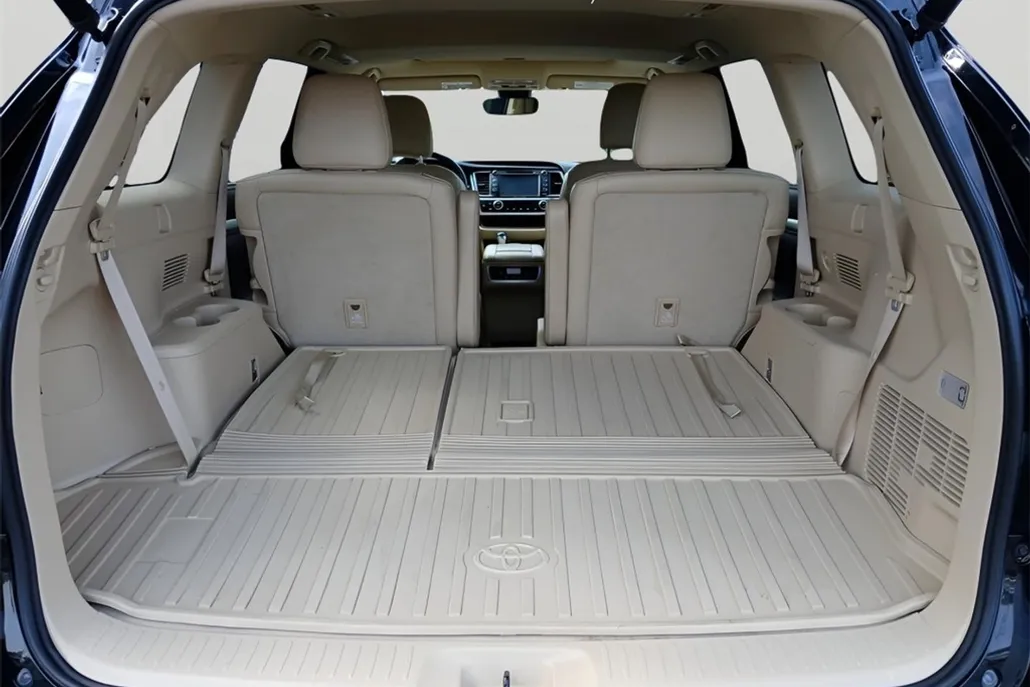 2019 Toyota Highlander XLE photo 1