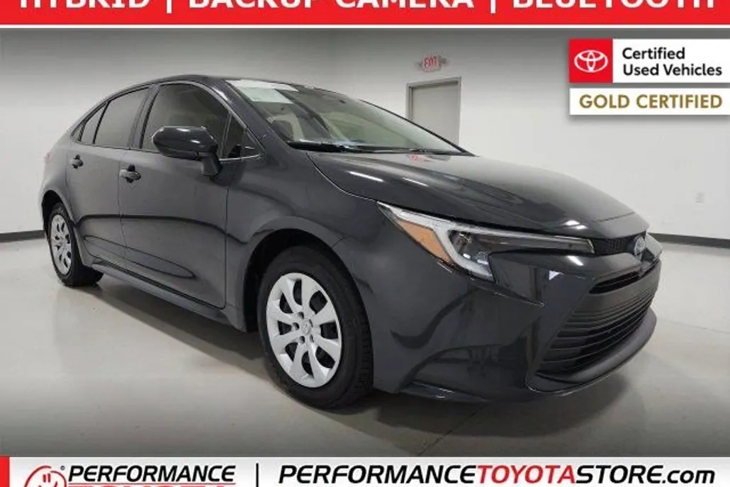2023 Toyota Corolla LE photo 1