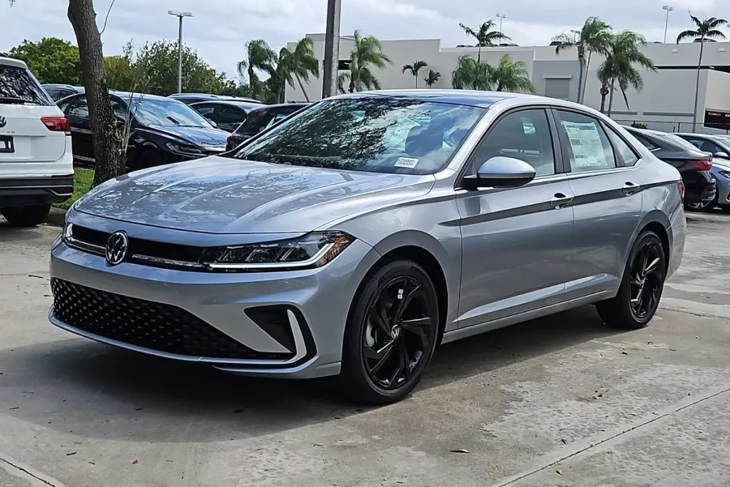 2025 Volkswagen Jetta 1.5T SE photo 1