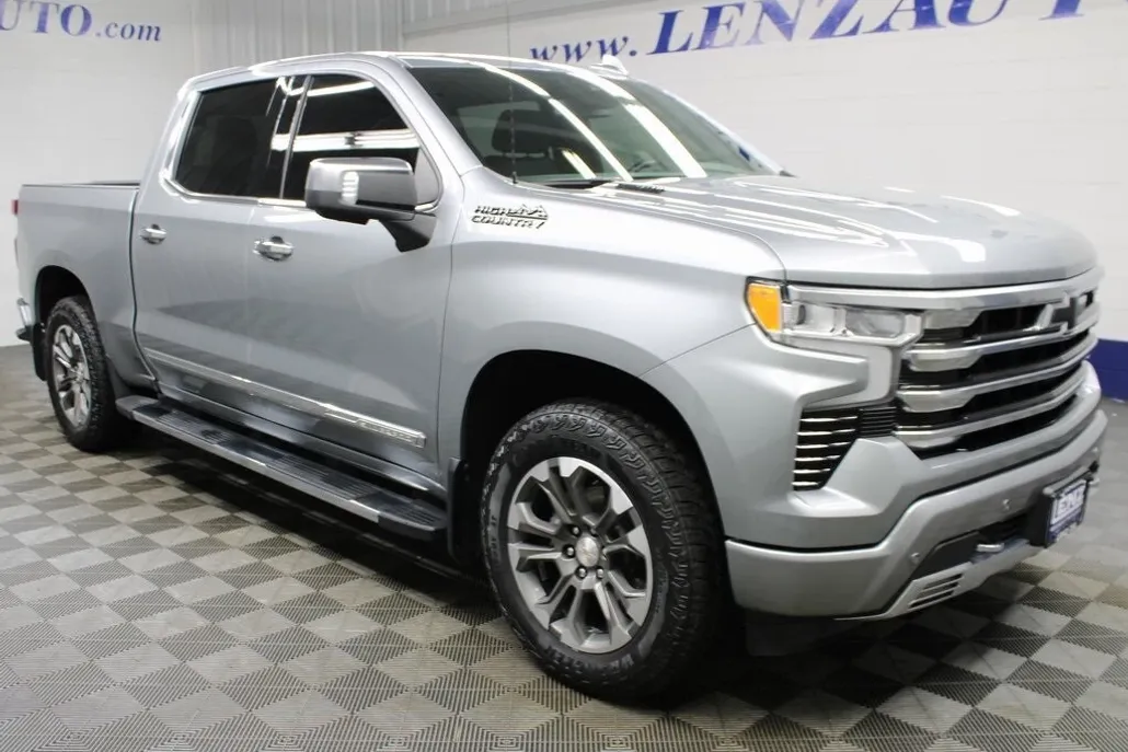 2024 Chevrolet Silverado 1500 High Country photo 1
