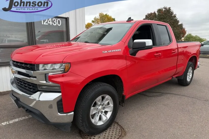 2021 Chevrolet Silverado 1500 LT photo 1