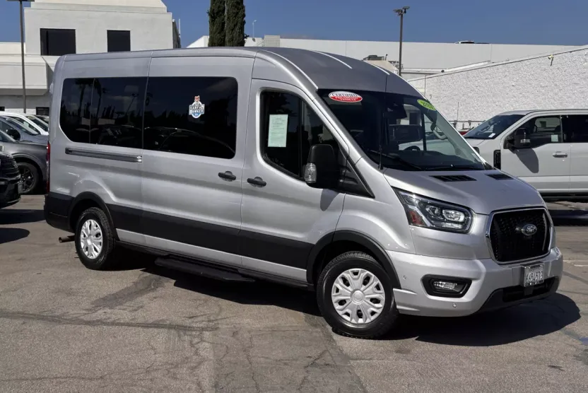 2023 Ford Transit Passenger XLT photo 1