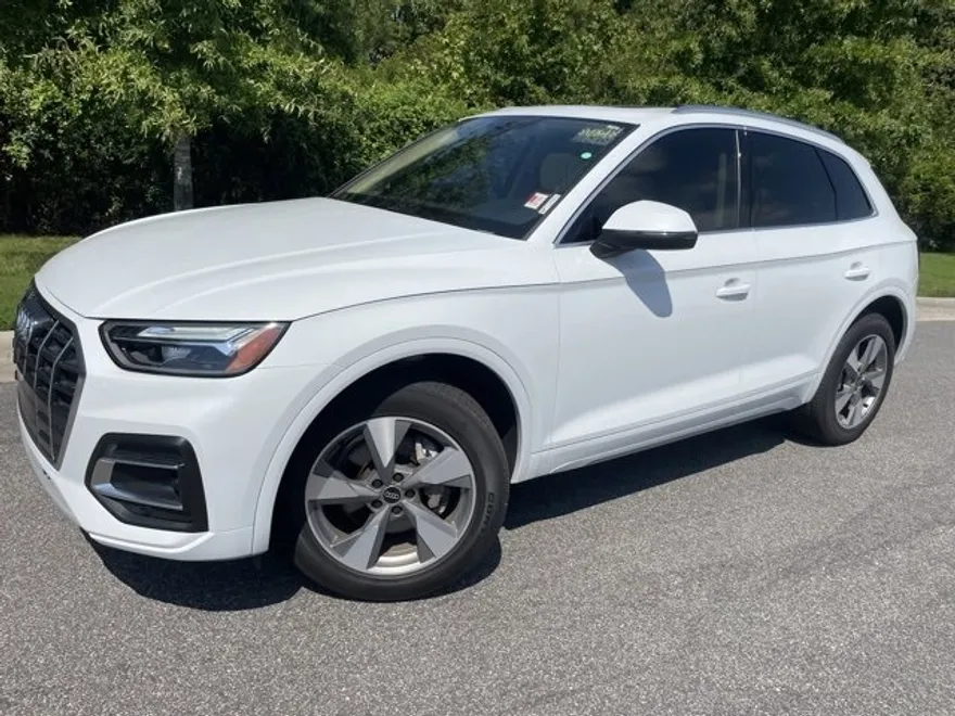 2022 Audi Q5 Premium Plus photo 1