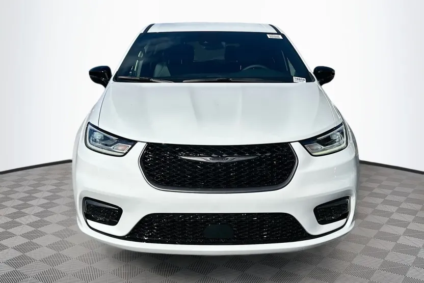 2026 Chrysler Pacifica photo 1