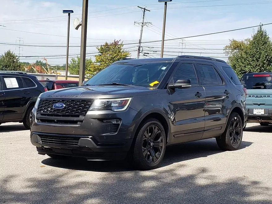 2019 Ford Explorer Sport photo 1