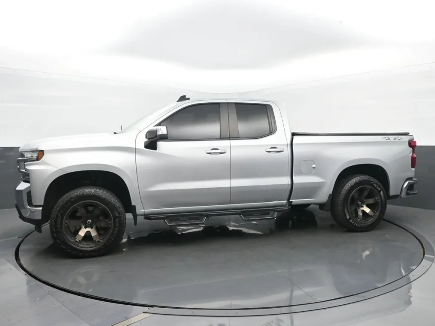 2019 Chevrolet Silverado 1500 LT photo 1
