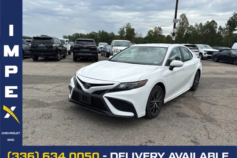 2024 Toyota Camry SE photo 1