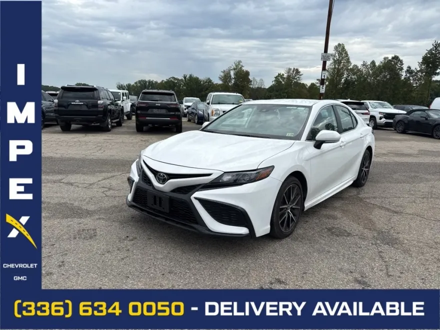 2024 Toyota Camry SE photo 1