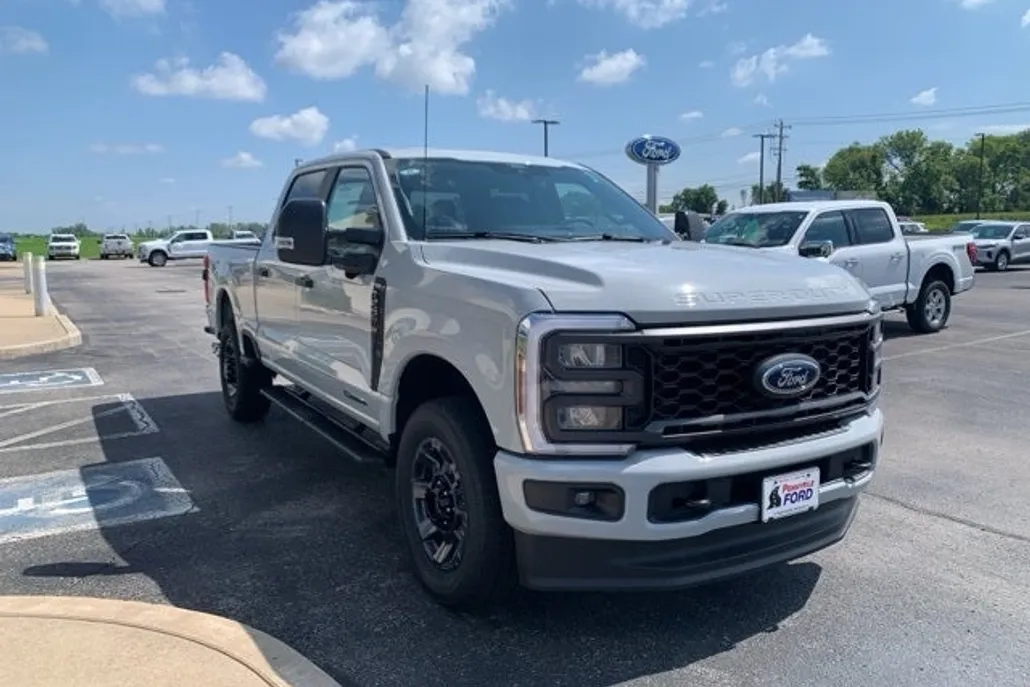 2025 Ford F-250 photo 1