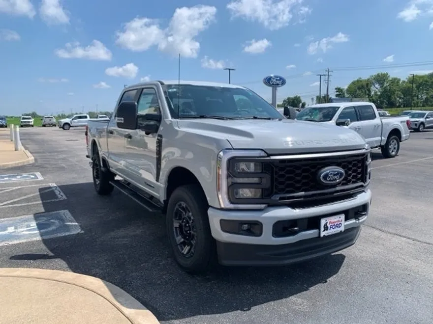 2025 Ford F-250 photo 1