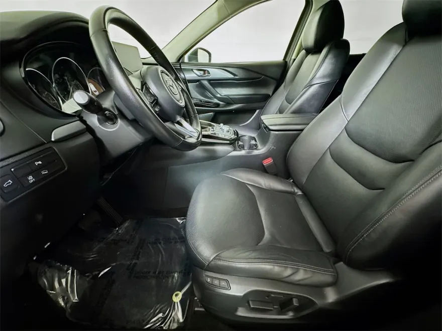 2022 Mazda CX-9 Touring photo 1