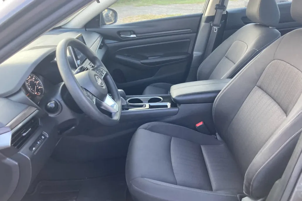 2024 Nissan Altima 2.5 SV photo 1