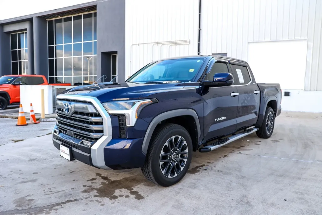 2023 Toyota Tundra Limited photo 1