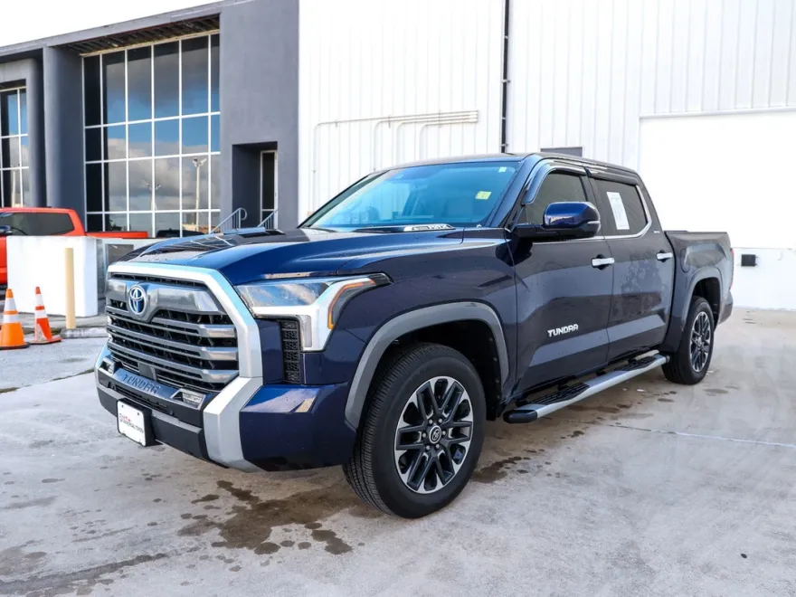 2023 Toyota Tundra Limited photo 1