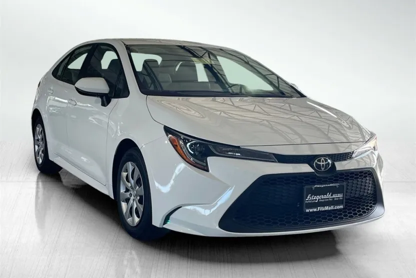 2022 Toyota Corolla LE photo 1