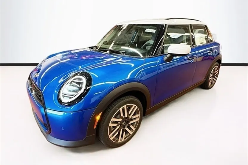 2025 Mini Cooper 4 Door Hardtop Signature photo 1