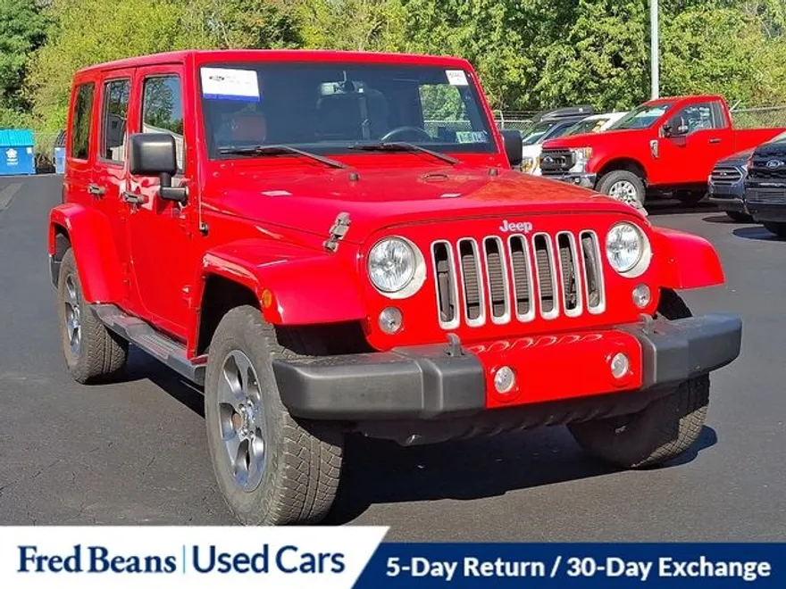 2016 Jeep Wrangler Unlimited Sahara photo 1