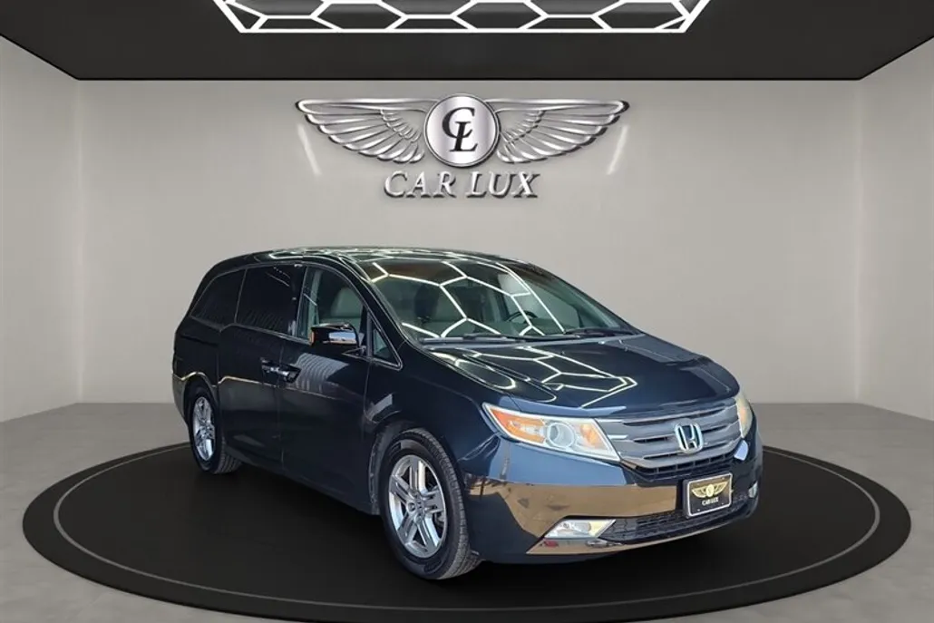 2012 Honda Odyssey Touring photo 1