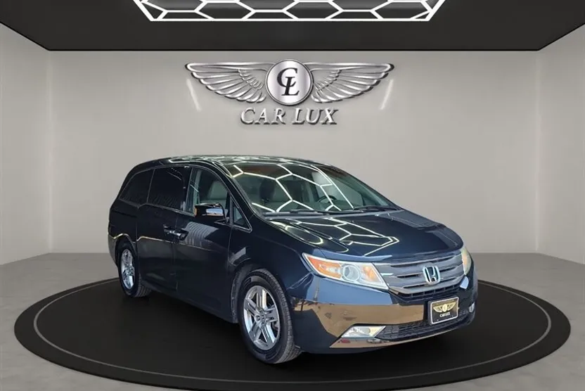 2012 Honda Odyssey Touring photo 1