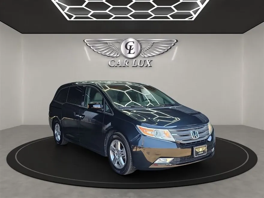 2012 Honda Odyssey Touring photo 1