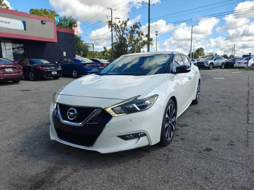 2018 Nissan Maxima SR photo 1