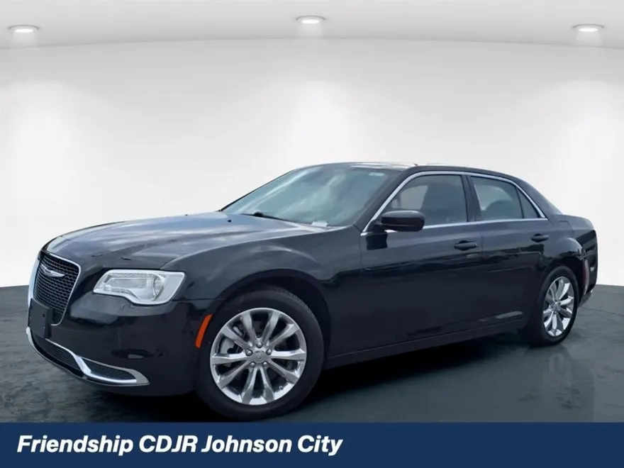 2022 Chrysler 300 Touring photo 1
