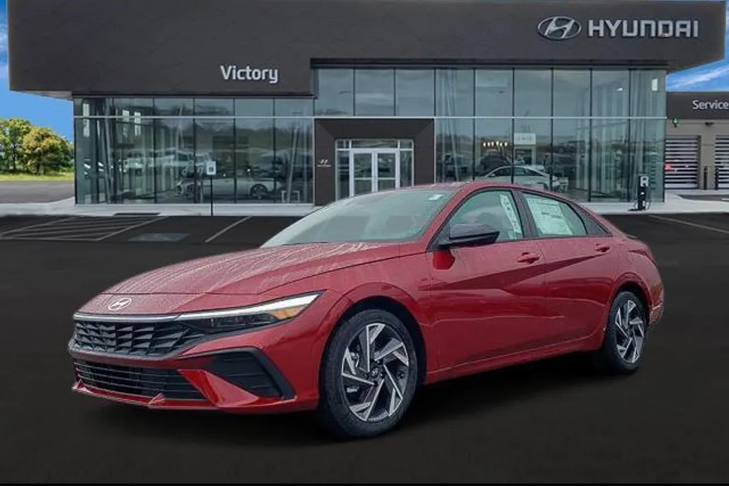 2025 Hyundai Elantra SEL Sport photo 1
