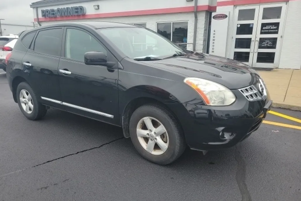 2013 Nissan Rogue S photo 1