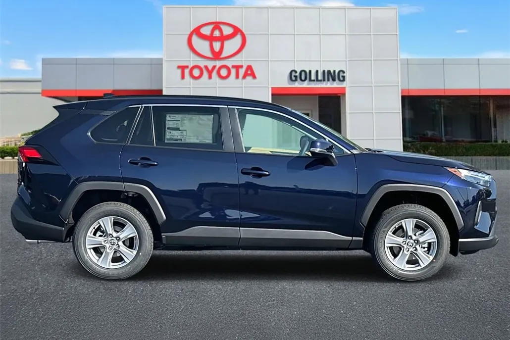 2025 Toyota RAV4 XLE photo 1