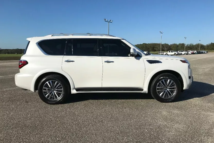 2024 Nissan Armada SL photo 1