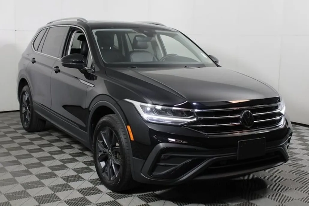 2022 Volkswagen Tiguan SE photo 1