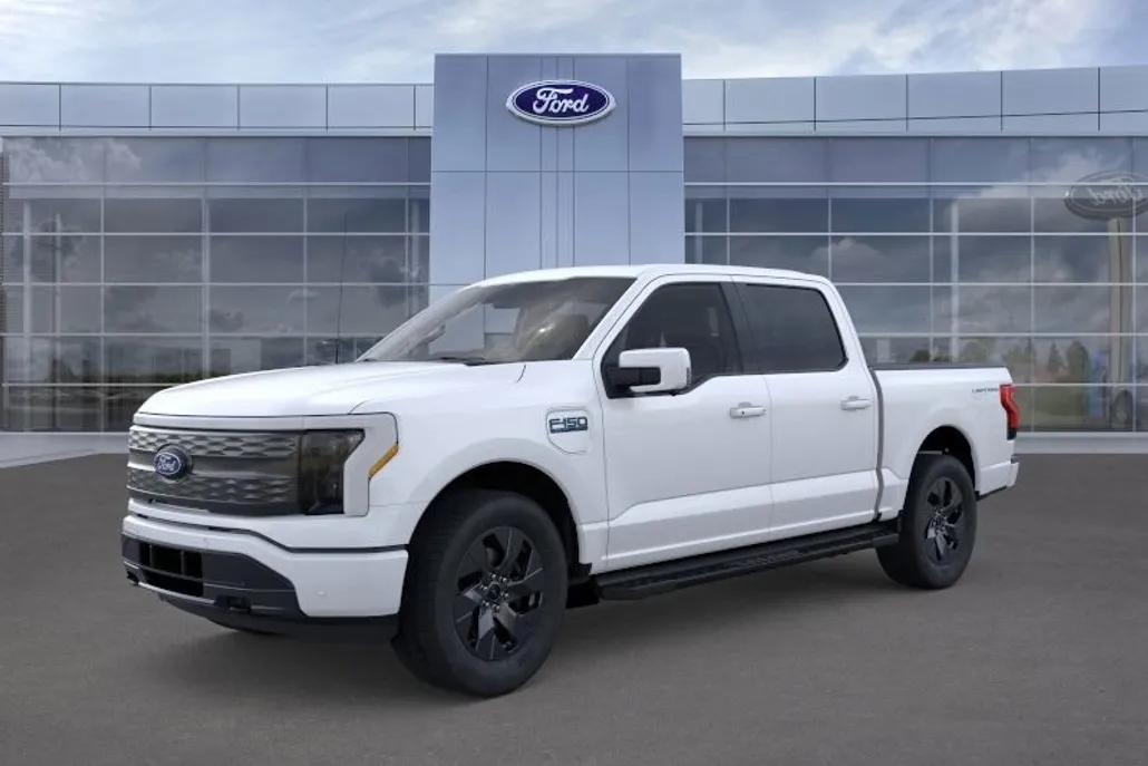 2025 Ford F-150 Lightning Lariat photo 1