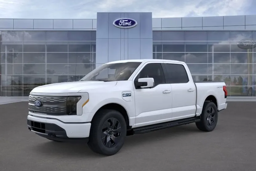 2025 Ford F-150 Lightning Lariat photo 1