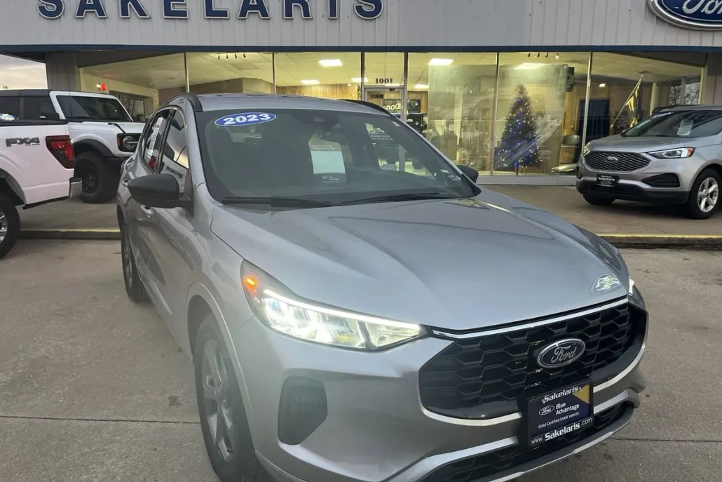 2023 Ford Escape ST-Line photo 1